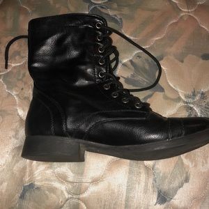 Combat boots